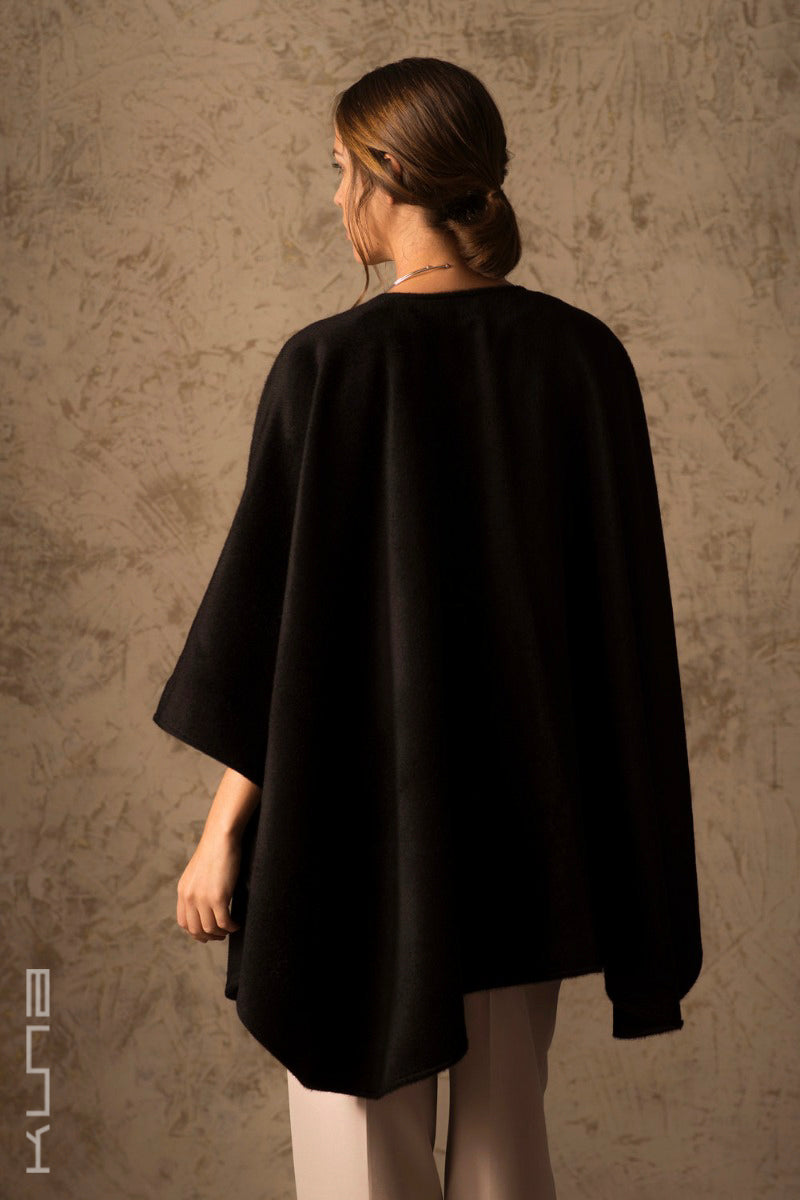 Gil Royal Suri Alpaca Cape