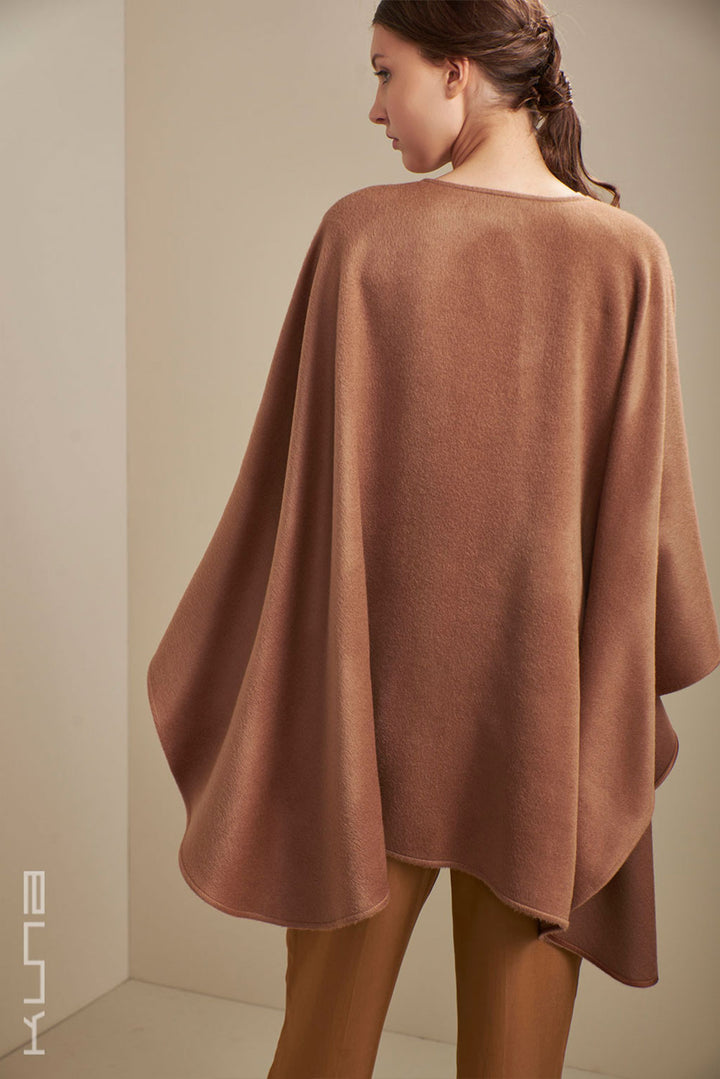 Gil Royal Suri Alpaca Cape