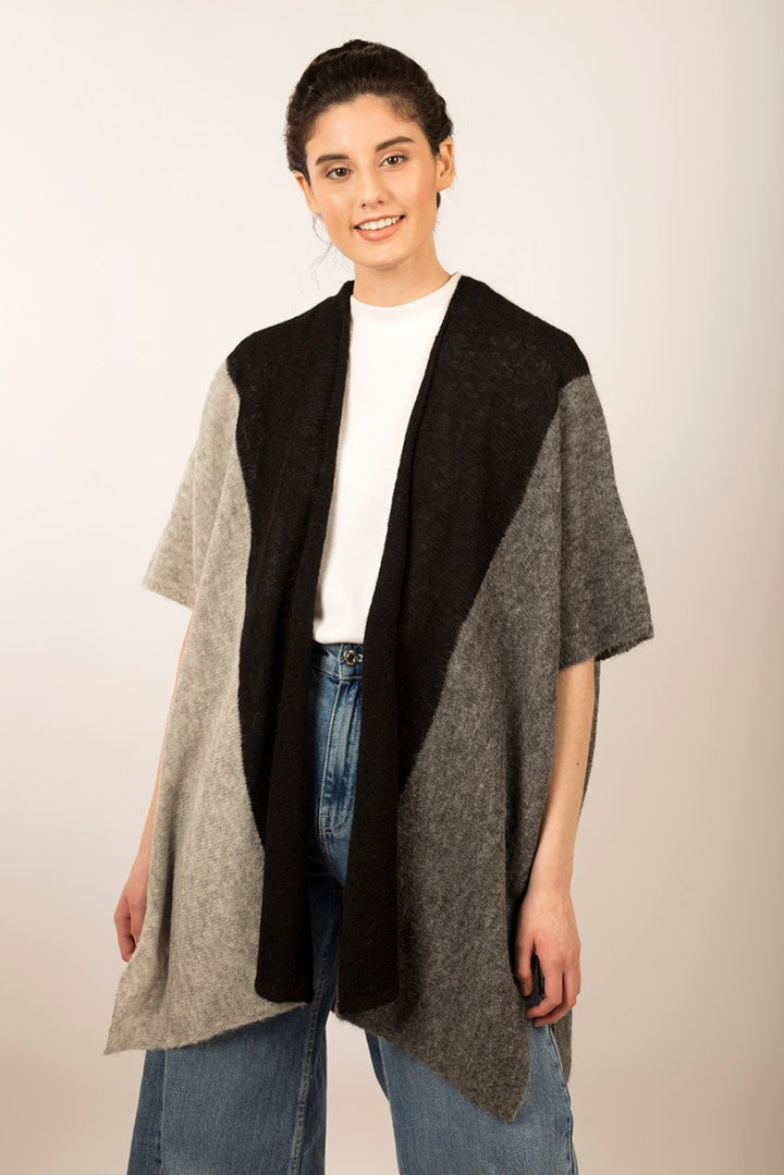 Calientame Alpaca Cape