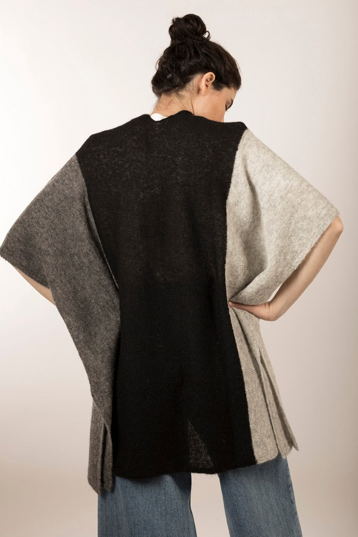 Calientame Alpaca Cape