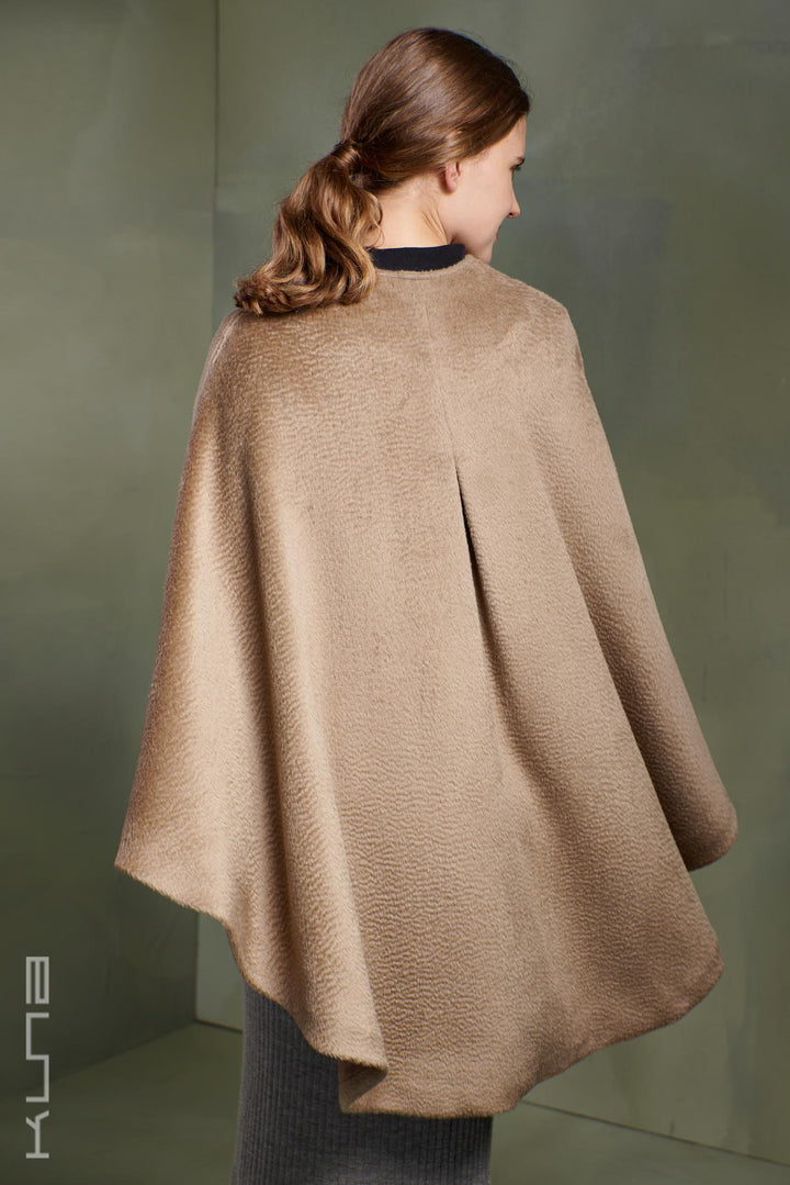 Tulipan Baby Suri Alpaca Cape