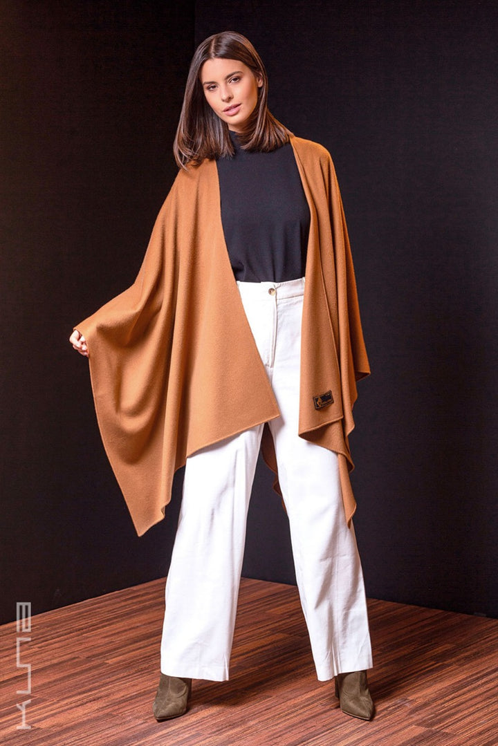 Betty 100% Vicuna Cape